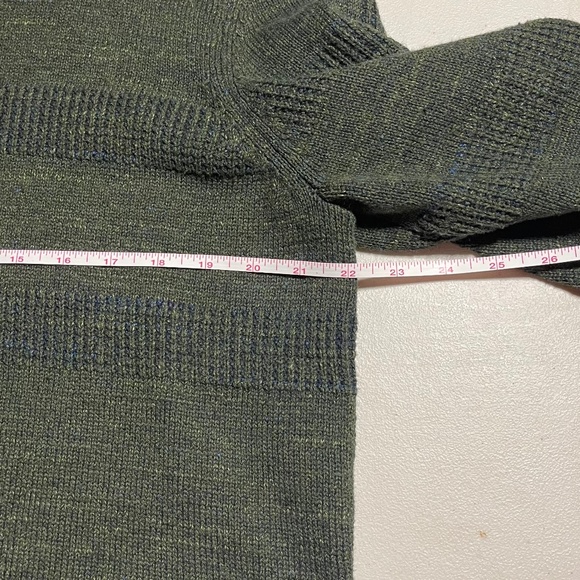 Jos A Banks Mens Sweater. Green with Navy undertones. Crewneck. Large. - Picture 4 of 5